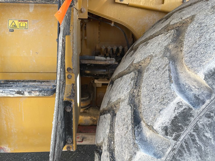 caterpillar-982m-image-37