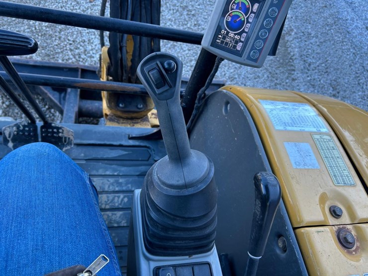 2018-caterpillar-303-image-22