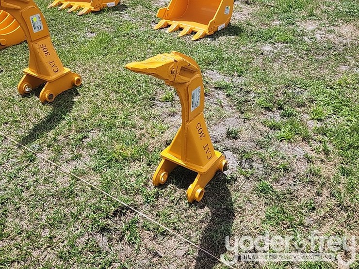 2026-caterpillar-305-image-1