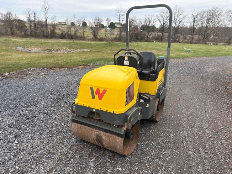 wacker-neuson-rd12-roller-image-1