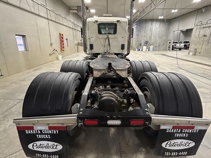 2016-peterbilt-579-image-6