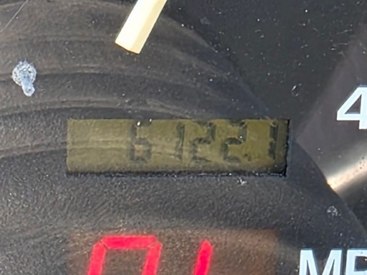 2020-john-deere-gator-image-29