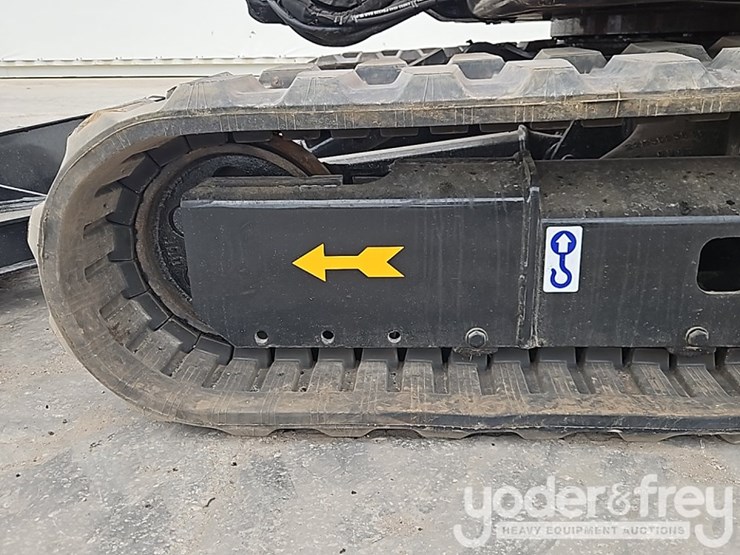 2011-hitachi-zx50u-3f-image-23