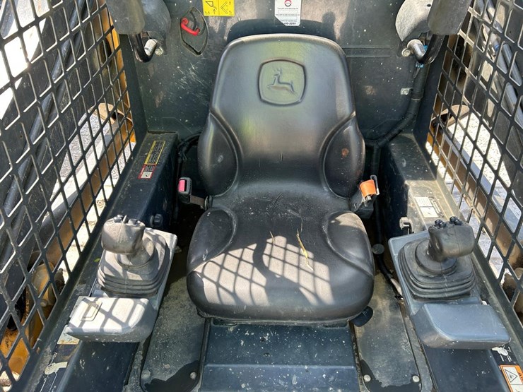 2019-deere-317g-image-20