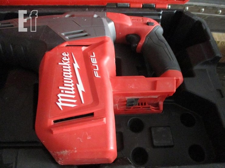 milwaukee-m18-fuel-brushless-rotary-hammer-image-4