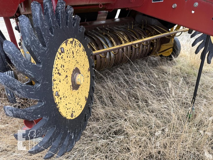 new-holland-br7090-image-6