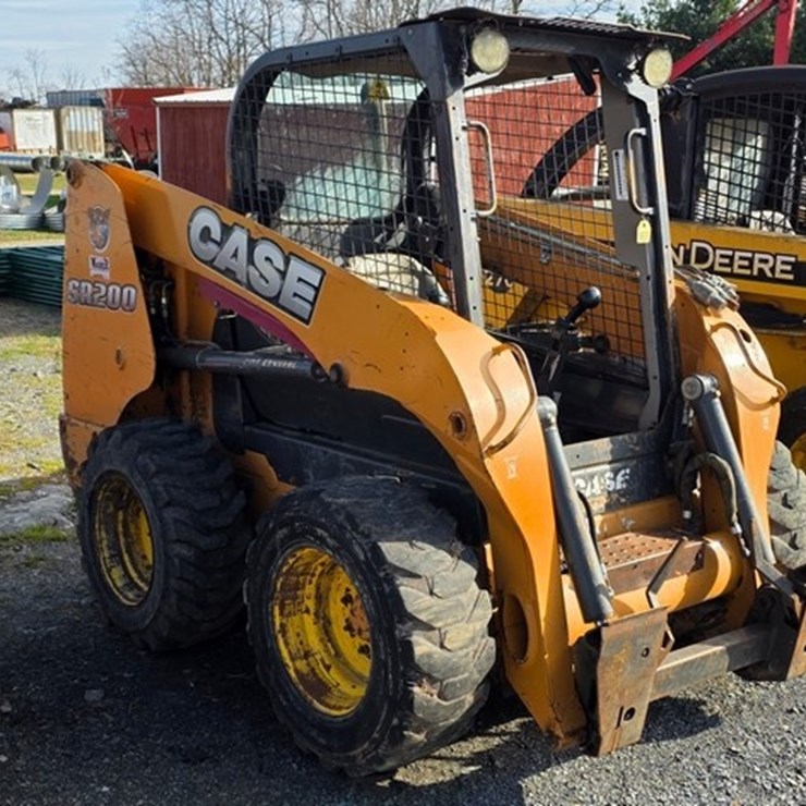 2011 CASE SR200