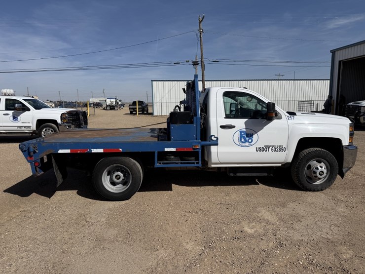 2016-chevrolet-silverado-3500hd-image-4