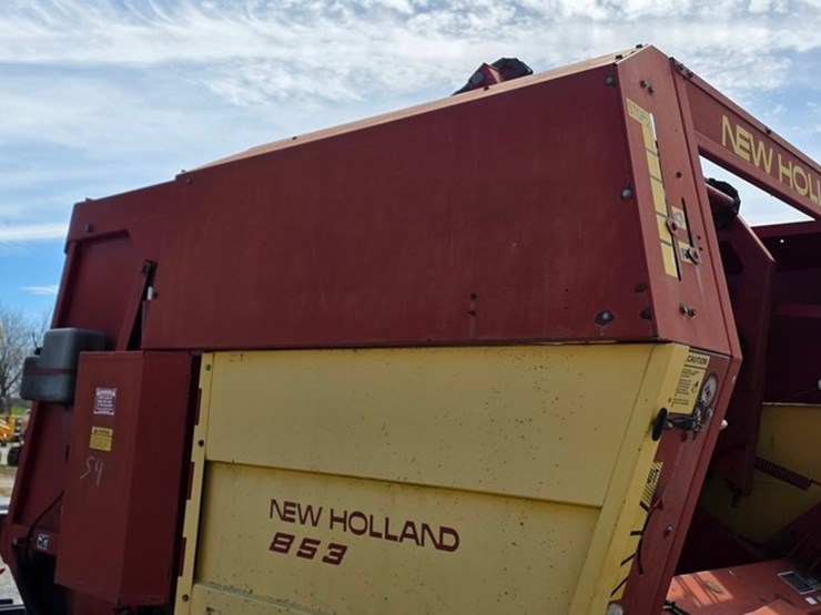 new-holland-853-image-8