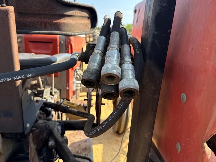 massey-ferguson-165-image-8