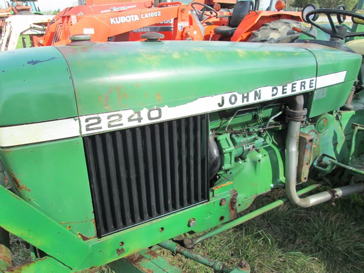 john-deere-2240-image-15