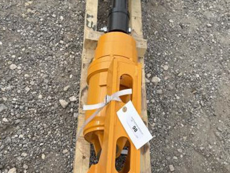 #98-•-cat305-auger-w/-bracket-reducer-image-2