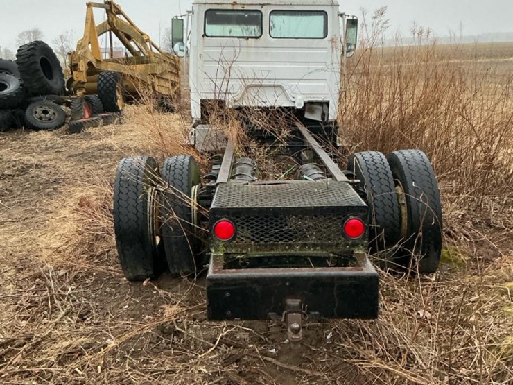 1995-freightliner-fl70-image-6