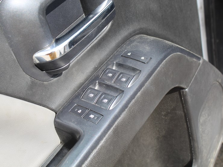 2015-chevrolet-1500-image-18