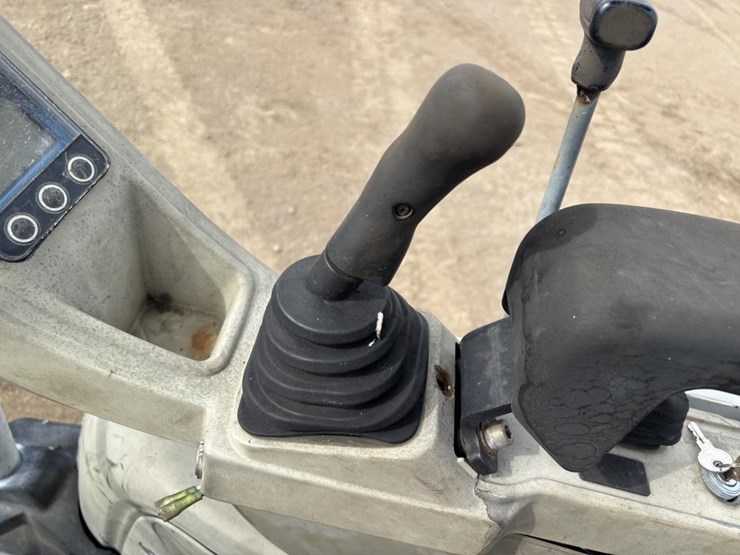 takeuchi-tb216-image-32