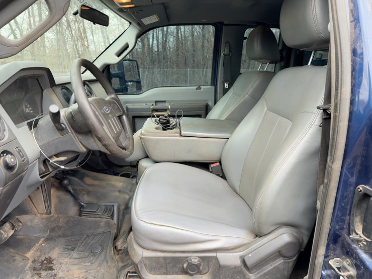 2012-ford-f550-xl-image-29