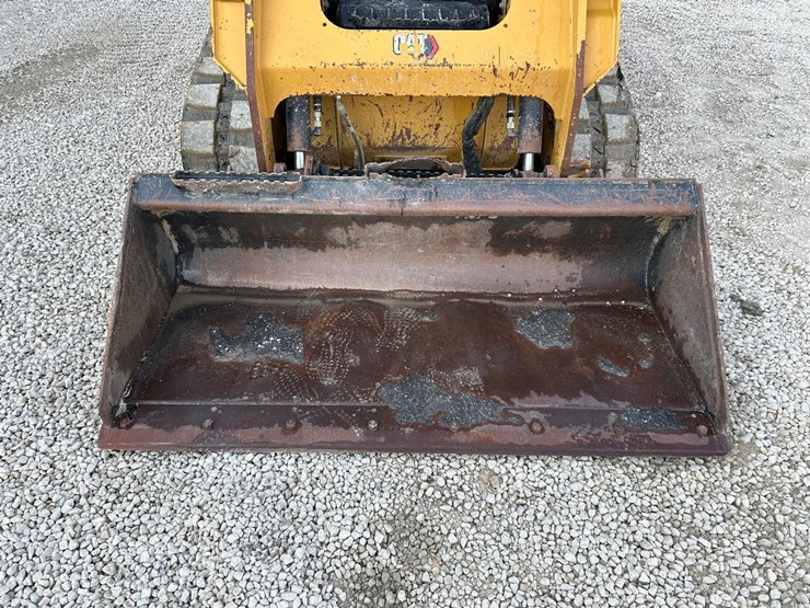 2023-caterpillar-259d3-image-9