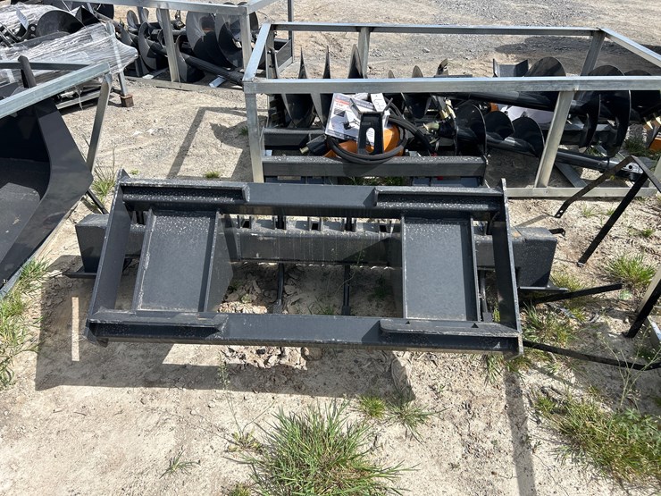 #63-•-six-shank-skid-steer-ripper-image-3