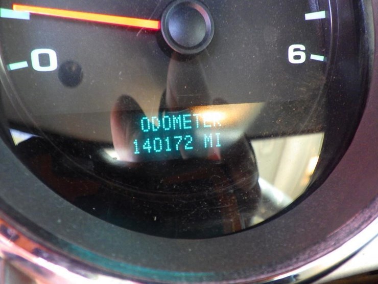 2013-chevrolet-2500hd-image-12