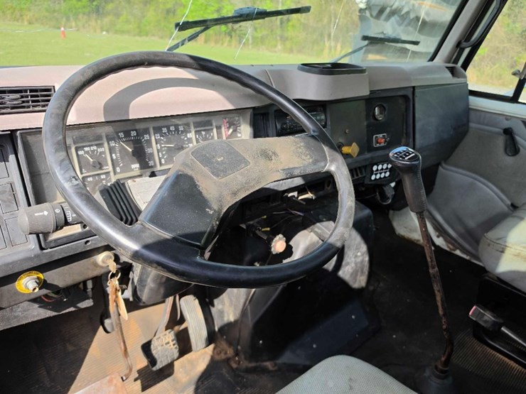 1996-international-4900-image-8