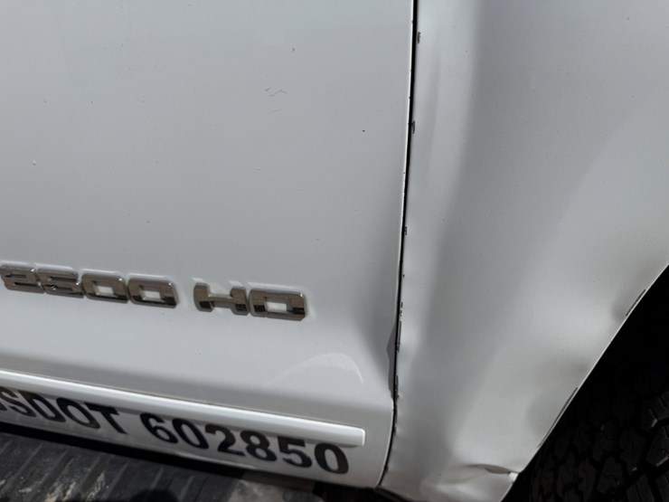 2017-chevrolet-silverado-2500hd-image-6