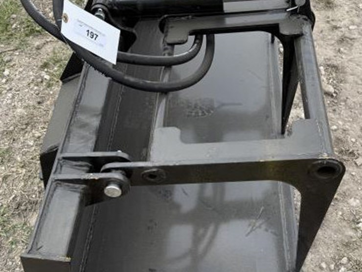 #197-•-mini-skid-steer-plate-grapple-image-2