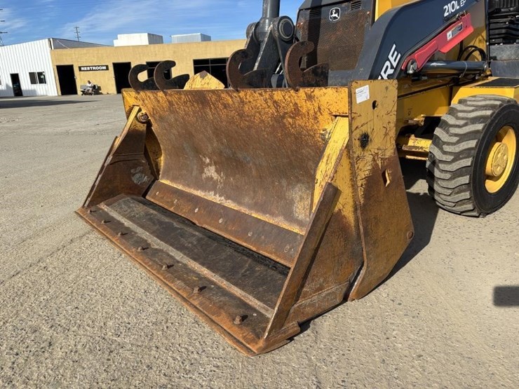 2018-deere-210lep-image-10