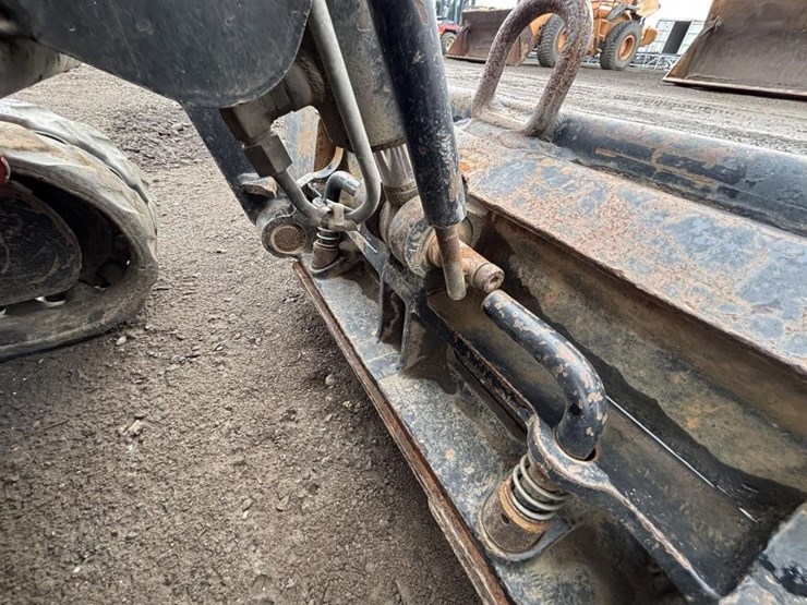 2012-ditch-witch-sk650-image-10