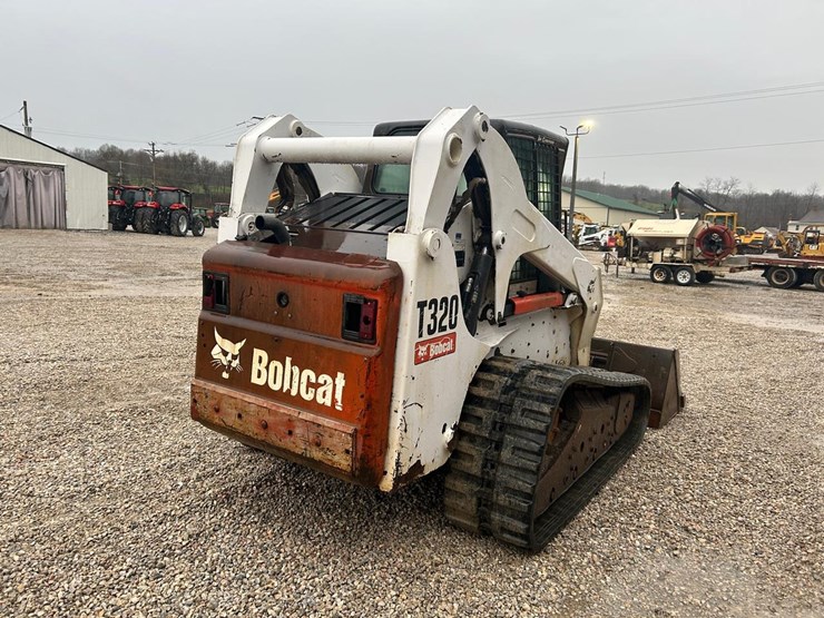 bobcat-t320-image-4