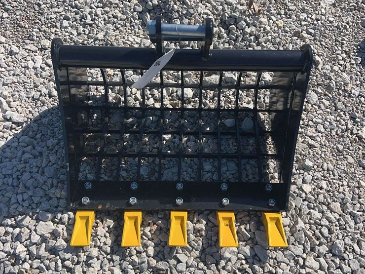 sdlanch-mini-excavator-rock-bucket-image-1