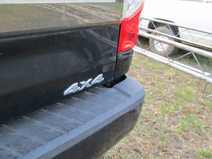 2016-nissan-titan-image-8