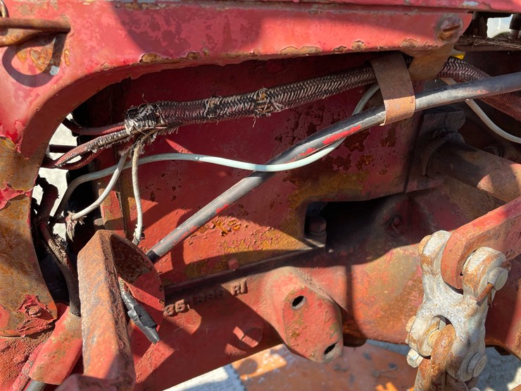 #5682-•-ih-cub-tractor-image-33