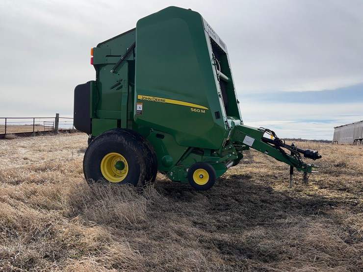 john-deere-560m-image-18