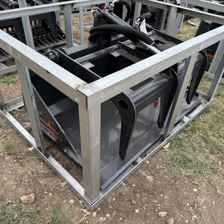 #38 • Mini skid Steer Grapple Bucket