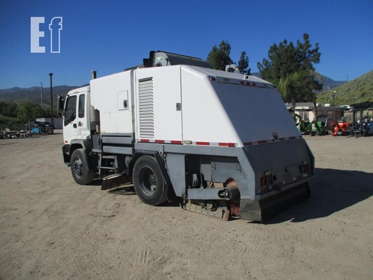 2004-gmc-t7500-image-4