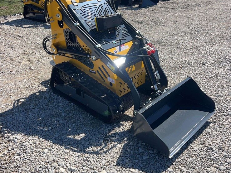 2026-sdlanch-dll60-mini-skid-steer-image-3