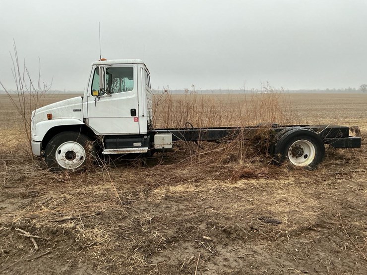 1995-freightliner-fl70-image-4