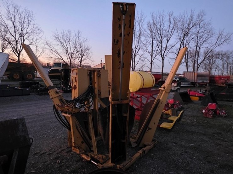 ts-44t-skidloader-tree-spade-image-3