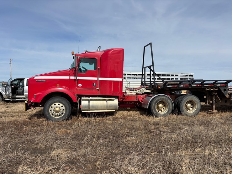 2012-kenworth-semi-truck-image-2