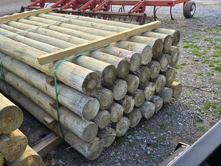 new-32-5x8-treated-fence-posts-image-4