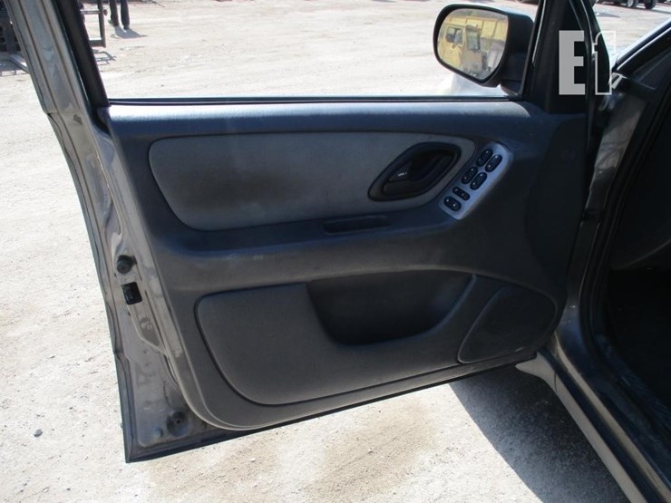 2005-ford-escape-xlt-image-13