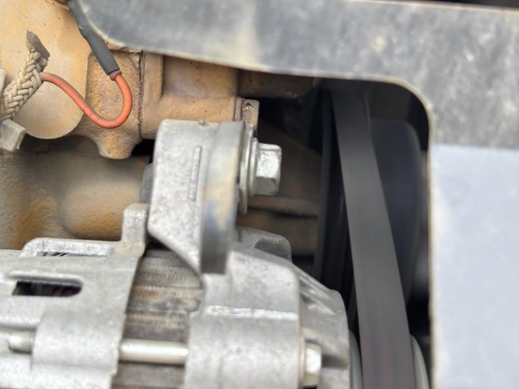 2010-caterpillar-303-image-51