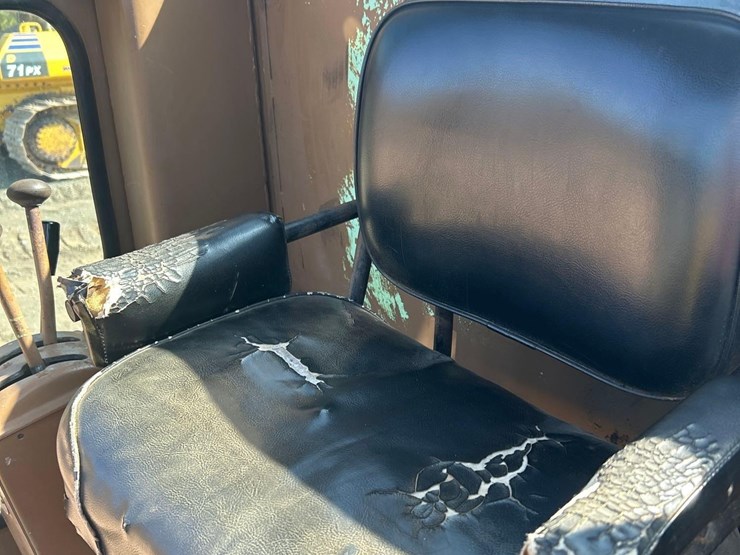 2011-deere-772g-image-38