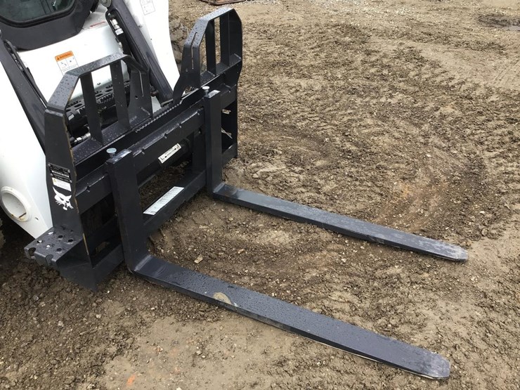 bobcat-48"-heavy-duty-skid-steer-pallet-forks-image-2
