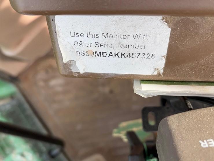 john-deere-560m-image-12