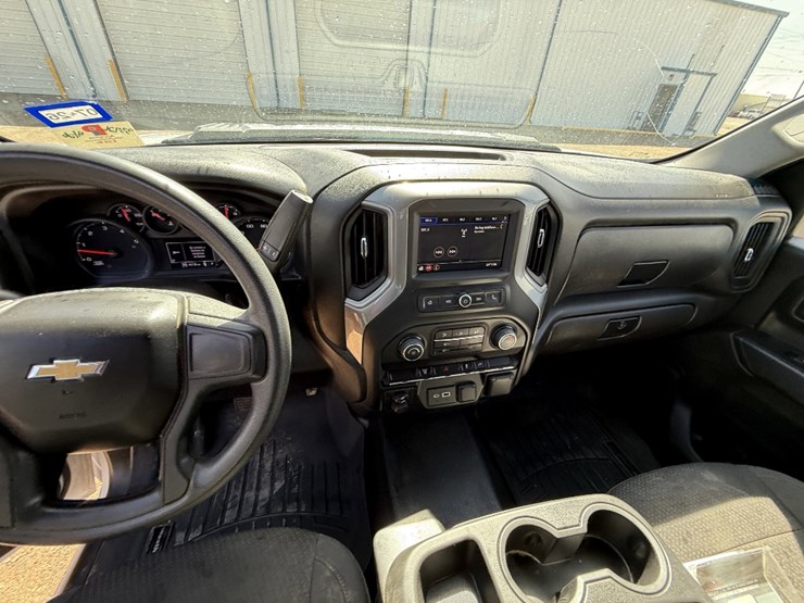 2022-chevrolet-silverado-3500hd-image-16