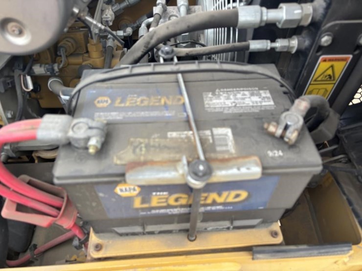 2002-caterpillar-cb24b-image-32