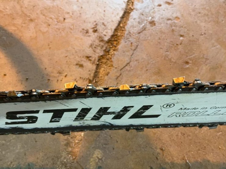 #111-•-stihl-041av-farmboss-chainsaw-image-7