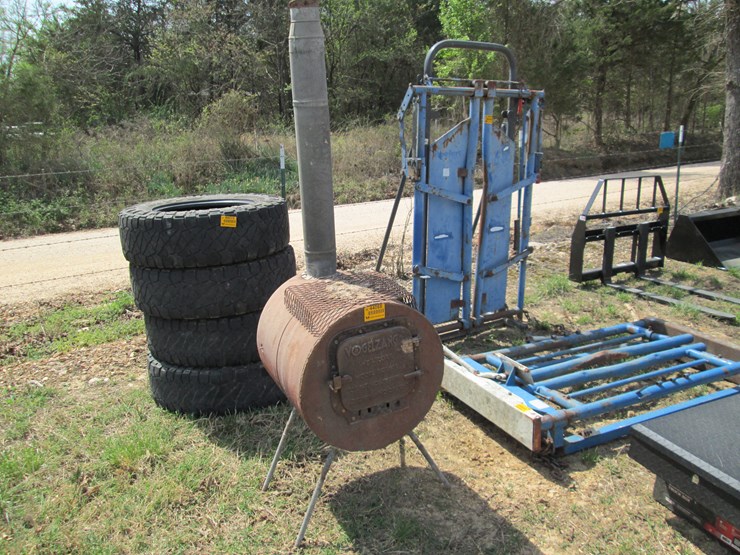 #44068-•-vogelzang-wood-stove-image-2