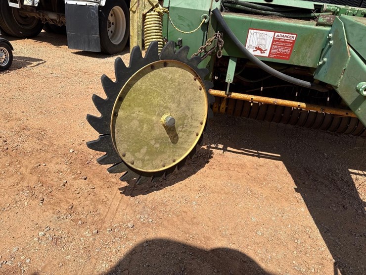 john-deere-530-image-12